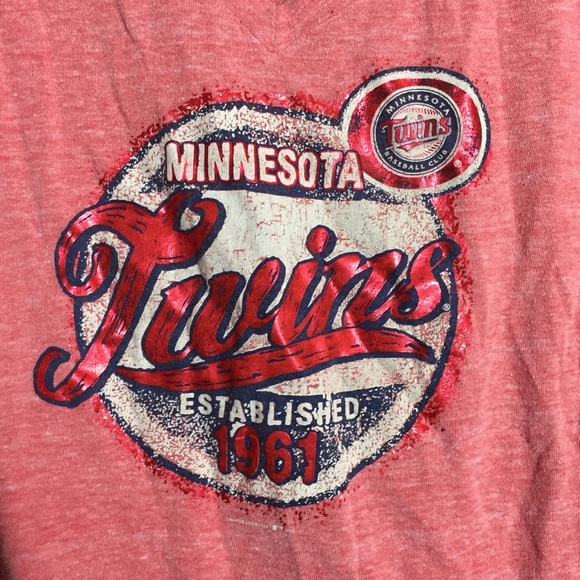 Campus Lifestyle M Minnesota Twins VNeck TeeShirt - Picture 2 of 5